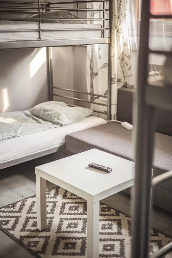 4 Couples & 4 Friends Hostel Cracovie Couette-café