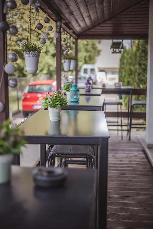 4 Couples & 4 Friends Hostel Cracovie 2*,  Pologne